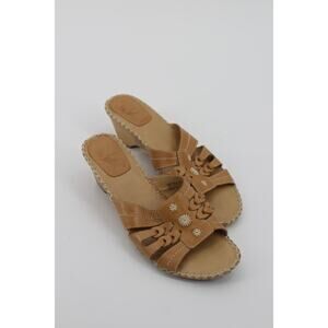 White Mountain brown slip on leather kitten heels shoes womens 10 western